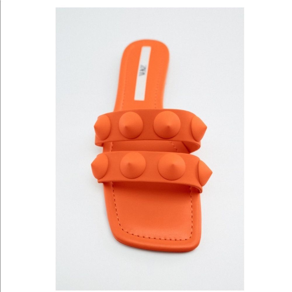 ZARA FLAT RUBBERIZED STUDDED SANDALS - Picture 4 of 4